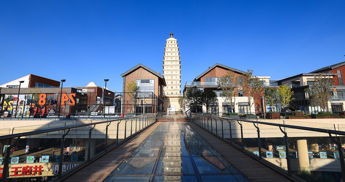 Z6尊龙凯时奥莱·滇池小镇